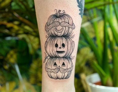 11 Simple Halloween Tattoo Ideas That Will Blow Your Mind Alexie 11 Simple Halloween Tattoo Ideas That Will Blow Your Mind Alexie
