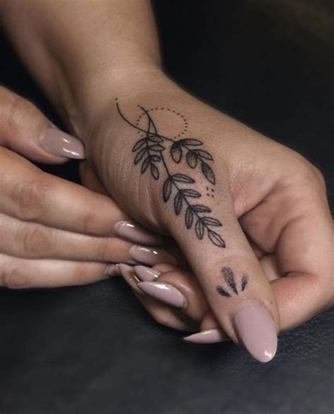 21 Beautiful Hand Tattoos For Women Female Tattoo Ideas Zestvine 2025 21 Beautiful Hand Tattoos For Women Female Tattoo Ideas Zestvine 2025