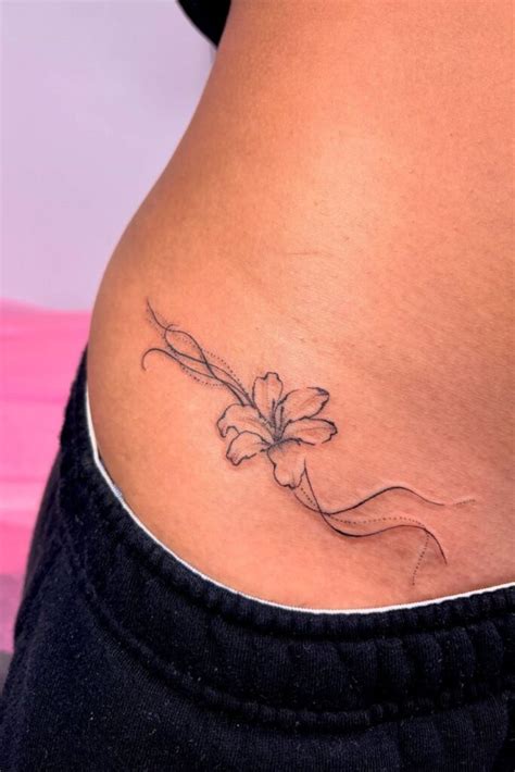 22 Dainty Hip Tattoos Women Will Instantly Fall In Love With