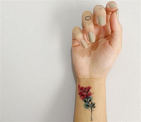 36 Small Wrist Tattoos For Women Notorioustomo