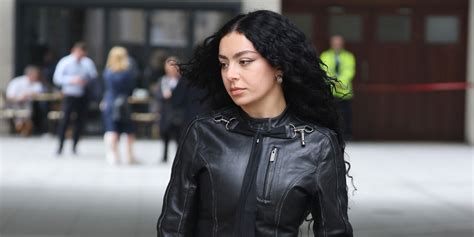 How To Copy Charli Xcx S Style Stylight How To Copy Charli Xcx S Style Stylight