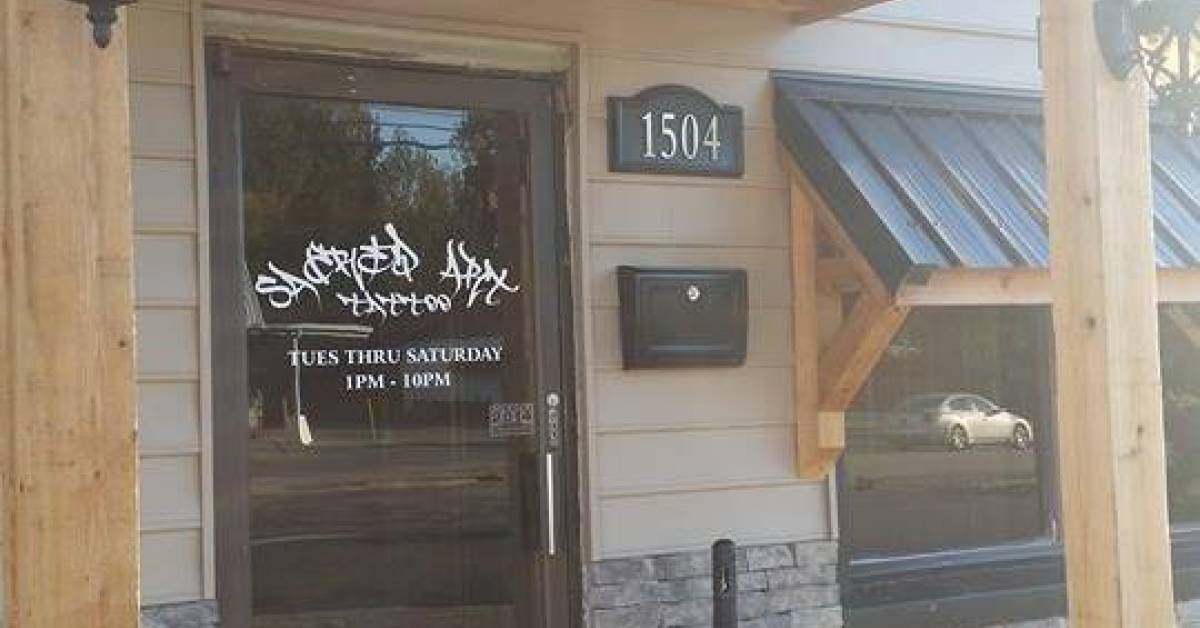 Kristin From Sacred Art Tattoo Studio Br La Gave Me My First Tattoo