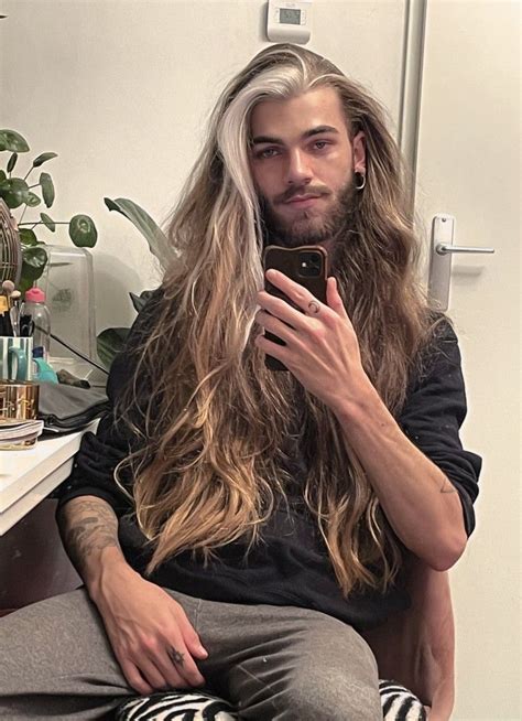 10 Sexy Styles for Long Hair