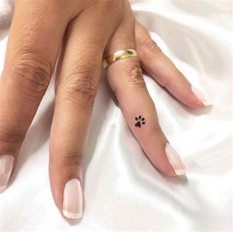 Pin By Faran On Tattoo Minimal Tattoo Finger Tattoo For Women